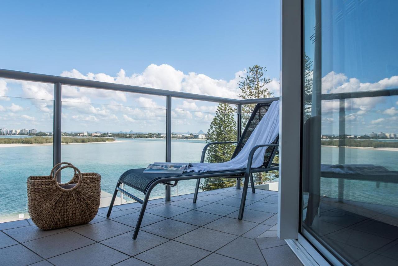 Rumba Beach Resort Caloundra Zewnętrze zdjęcie A balcony at the hotel