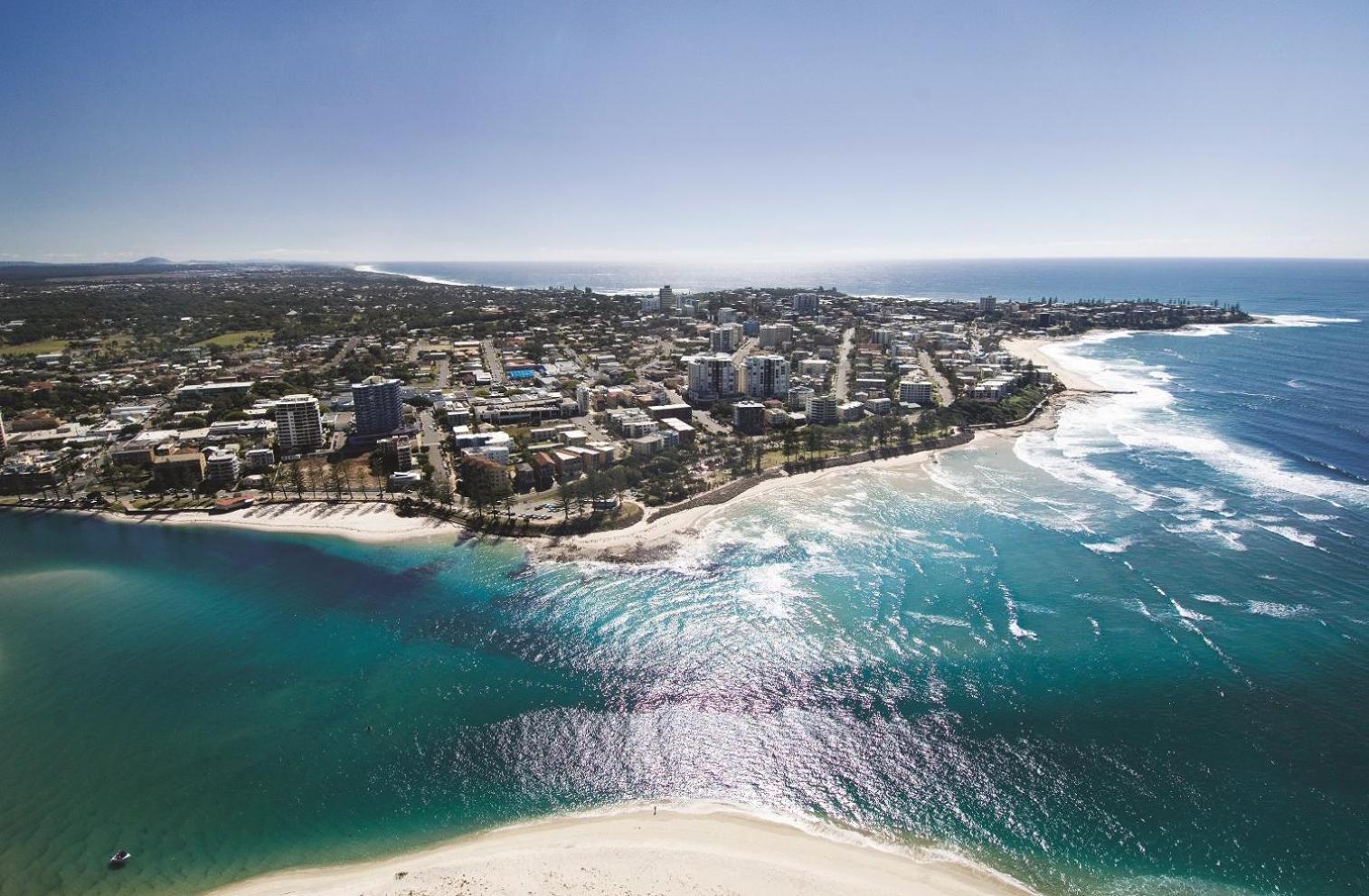 Rumba Beach Resort Caloundra Zewnętrze zdjęcie Aerial view of the town