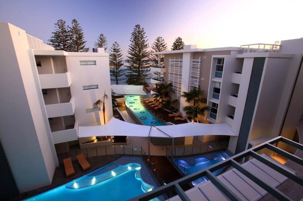 Rumba Beach Resort Caloundra Zewnętrze zdjęcie The pool at the Mantra Crown Towers